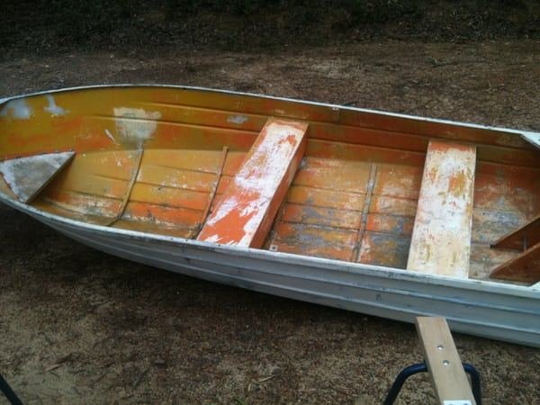 Aluminium Boat before blasting — Soda Tec job photo