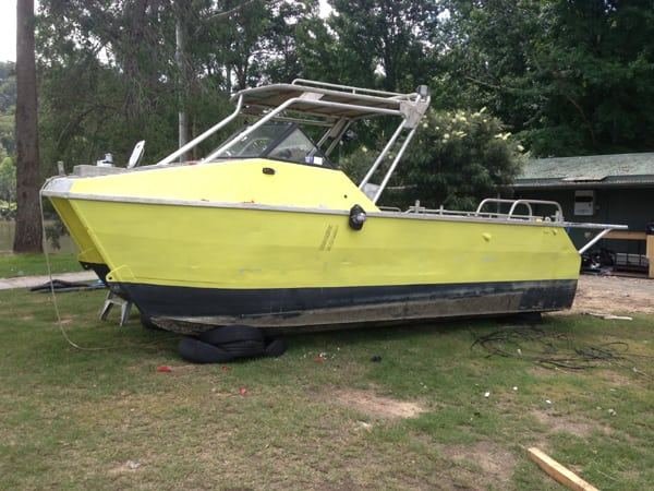 Aluminium Seacat before antifoul and paint removal