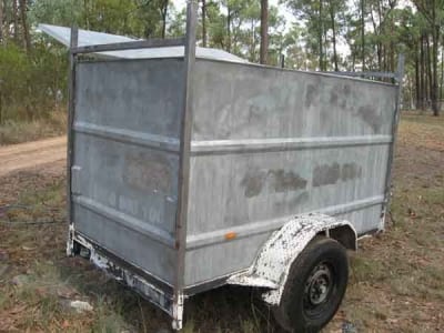 Trailer During Soda Blasting Full - Paint Stripping Trailers